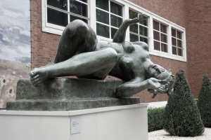 The Portland Art Museum had these gorgeous sculptures of woman on the street. I'm not sure what this one was doing. I think she was tumbling.